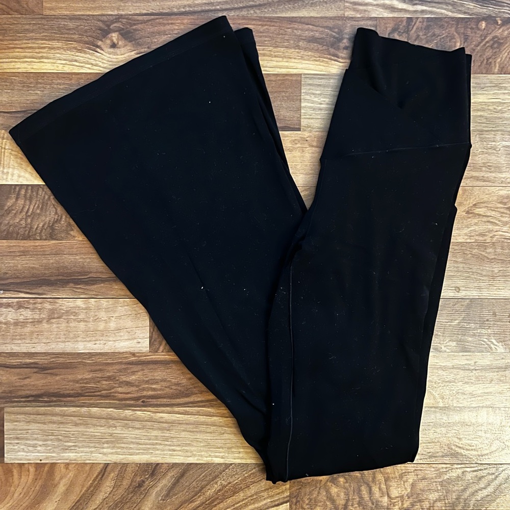 OFFLINE By Aerie Real Me High Waisted Crossover Flare Legging - Large Long